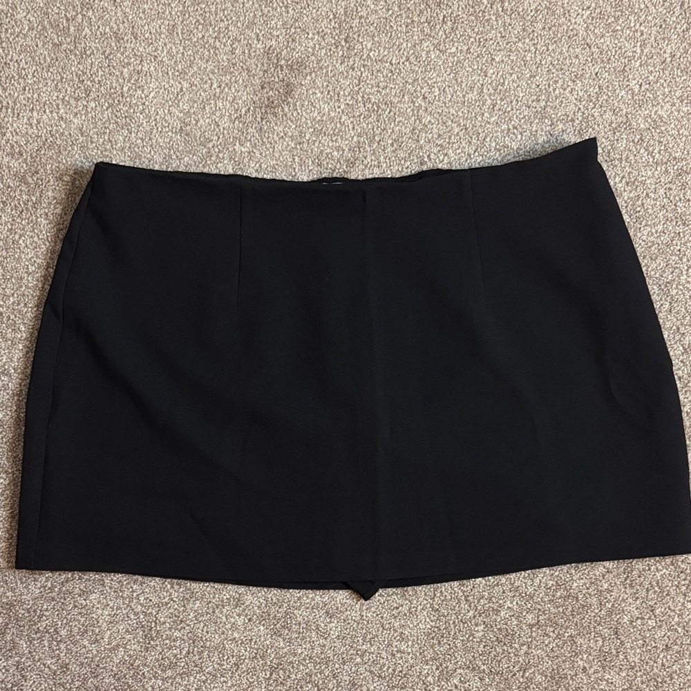 A&F Scarlett Mini Skort